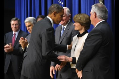 Obama greets Sally Ride