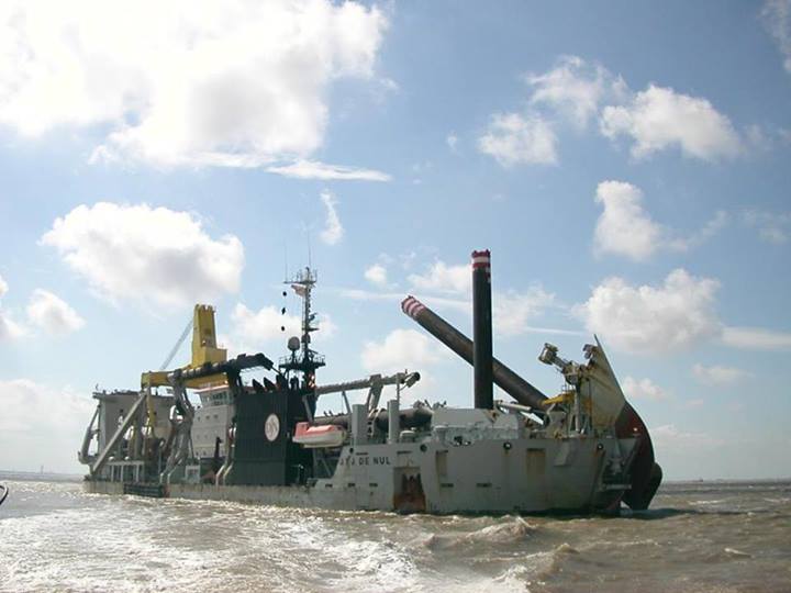 dredging vessel